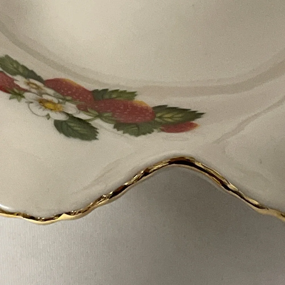 Vintage Strawberry Design Dixon Art Studio 22kt Gold Rimmed Candy Trinket Dish